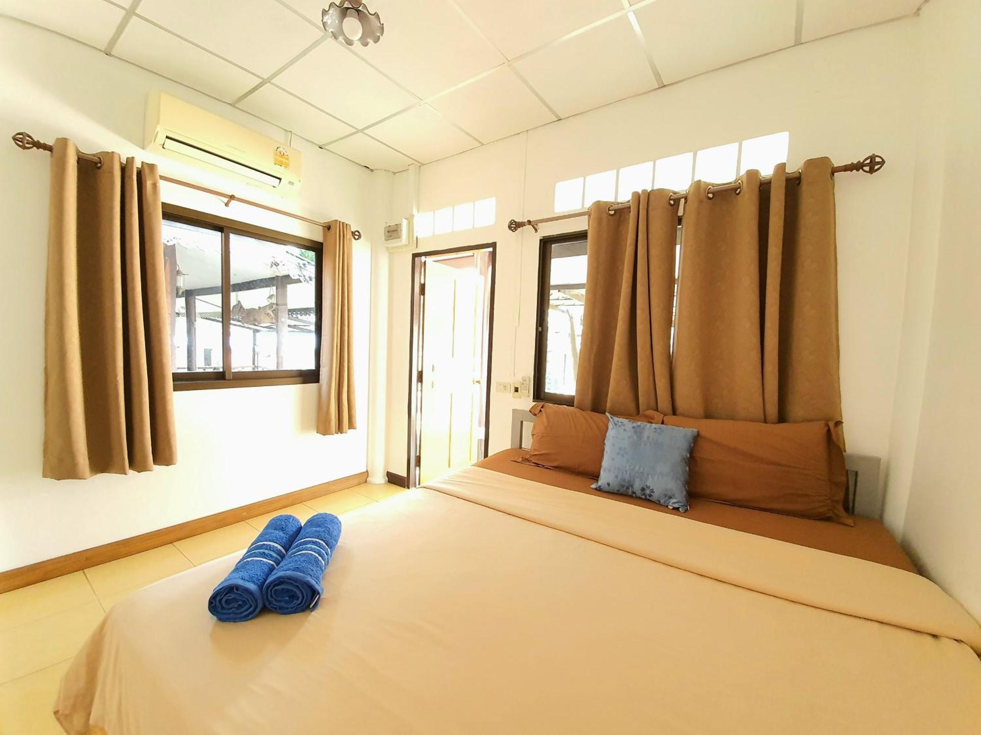 Benjaporn Bungalow Ko Sichang Chambre photo
