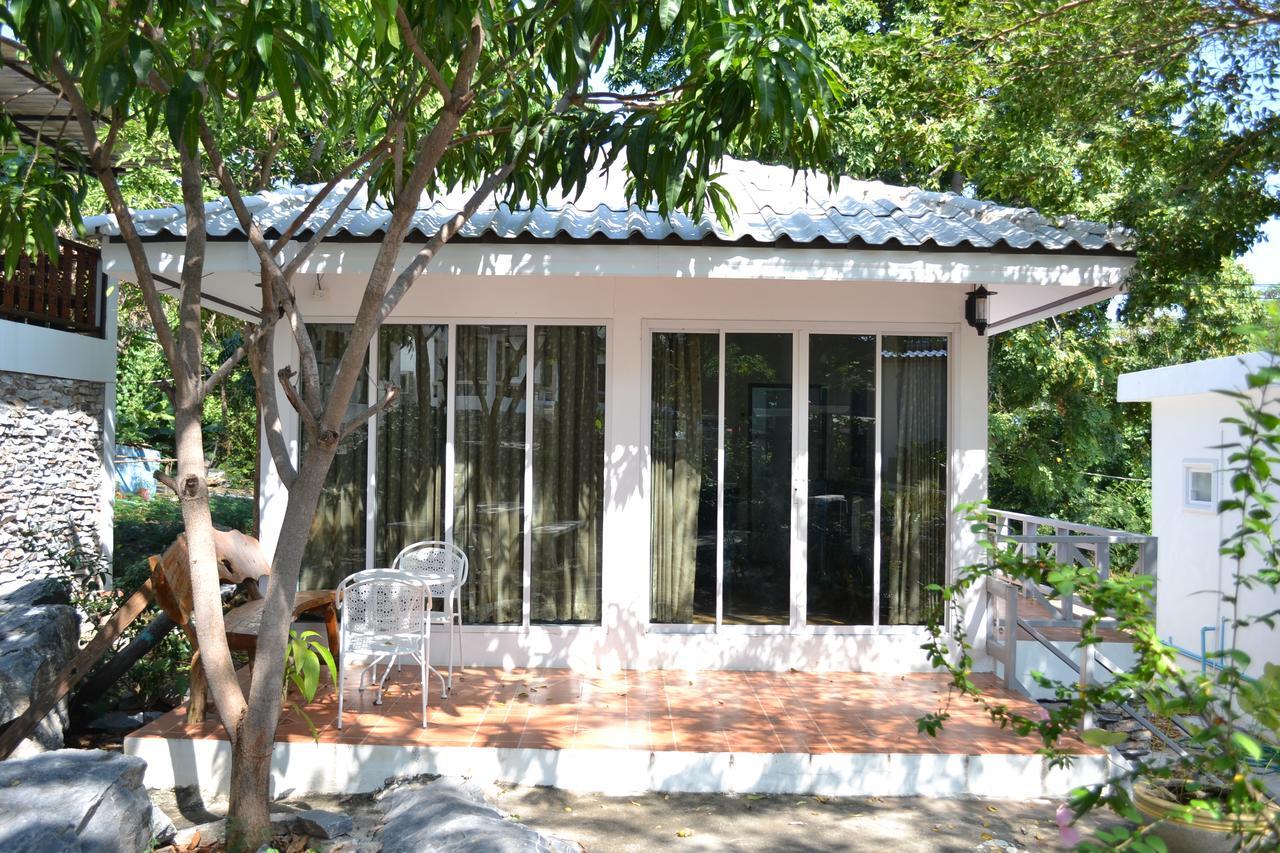 Benjaporn Bungalow Ko Sichang Extérieur photo