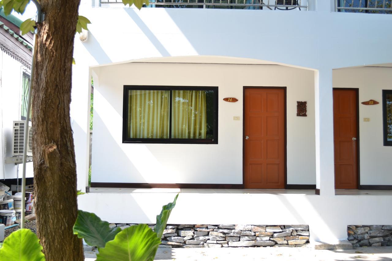 Benjaporn Bungalow Ko Sichang Extérieur photo